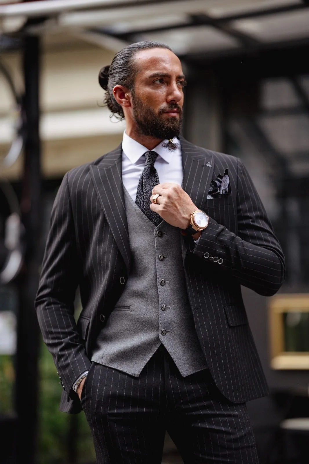 Burj Black Suit