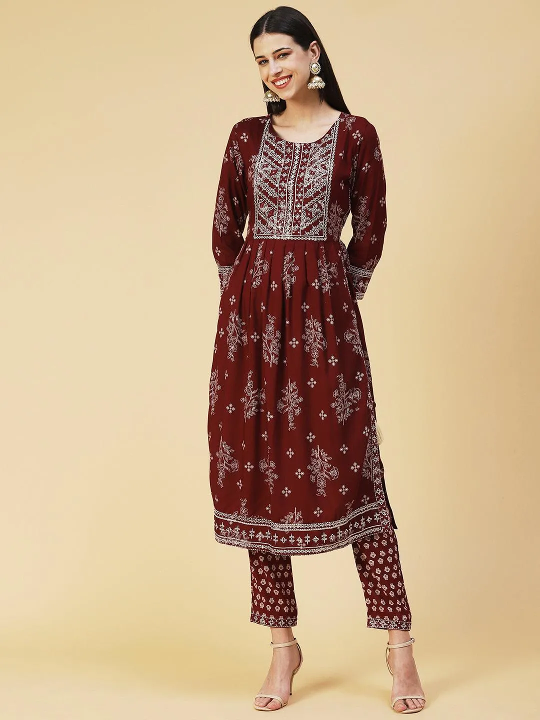 Floral Printed Embroidered Kurta With Pants - Maroon