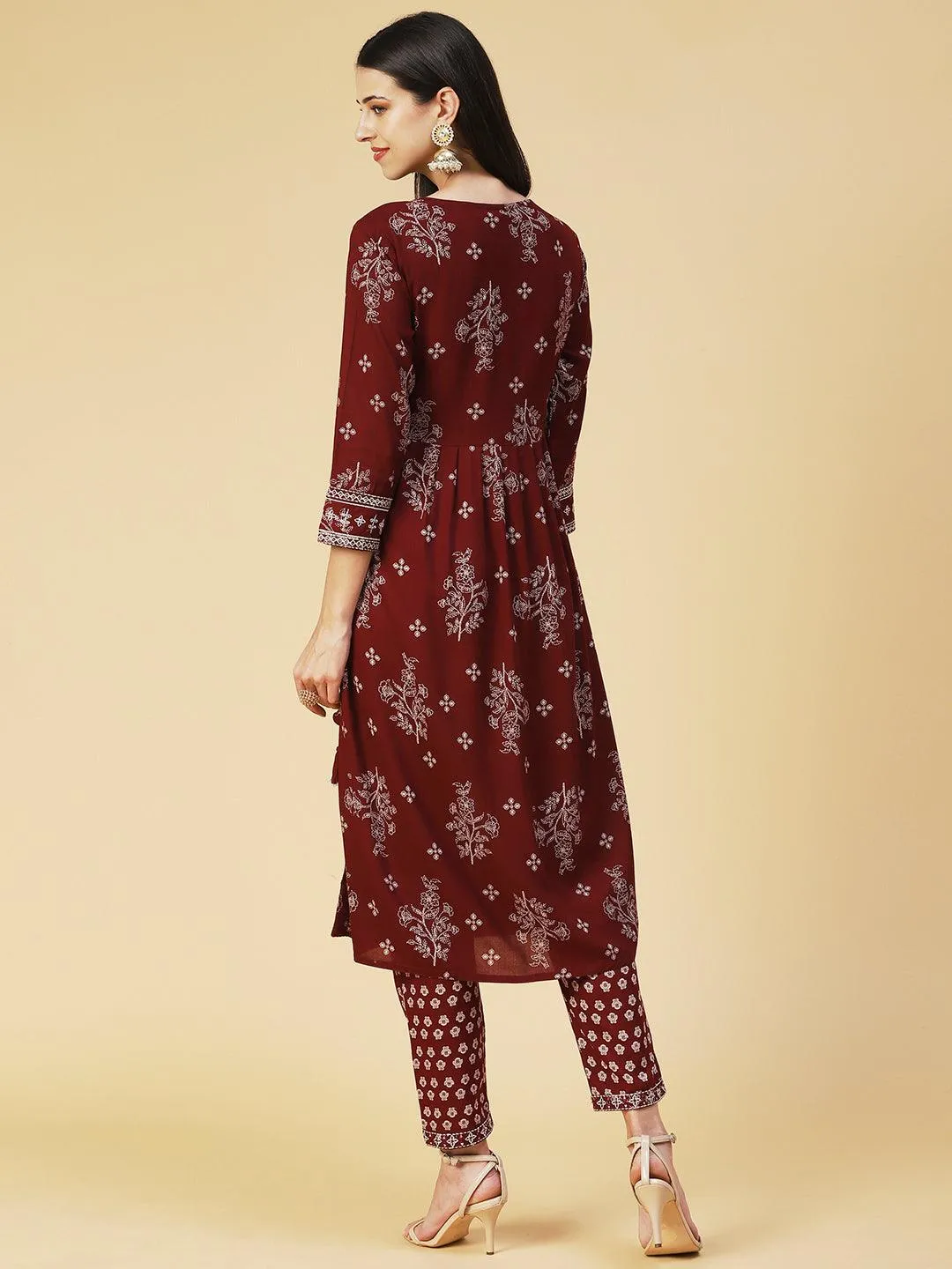 Floral Printed Embroidered Kurta With Pants - Maroon
