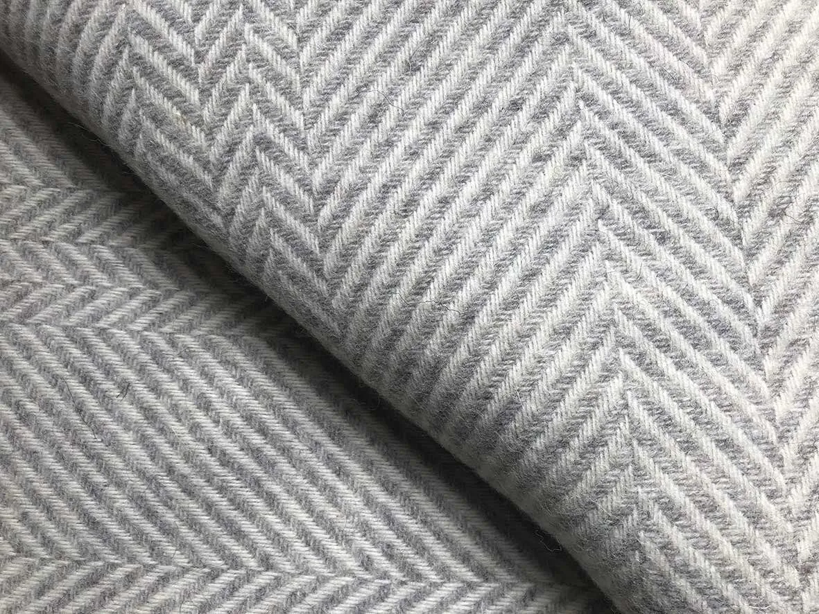 JACOBS WOOL THROW | KNEE RUG | SILVER