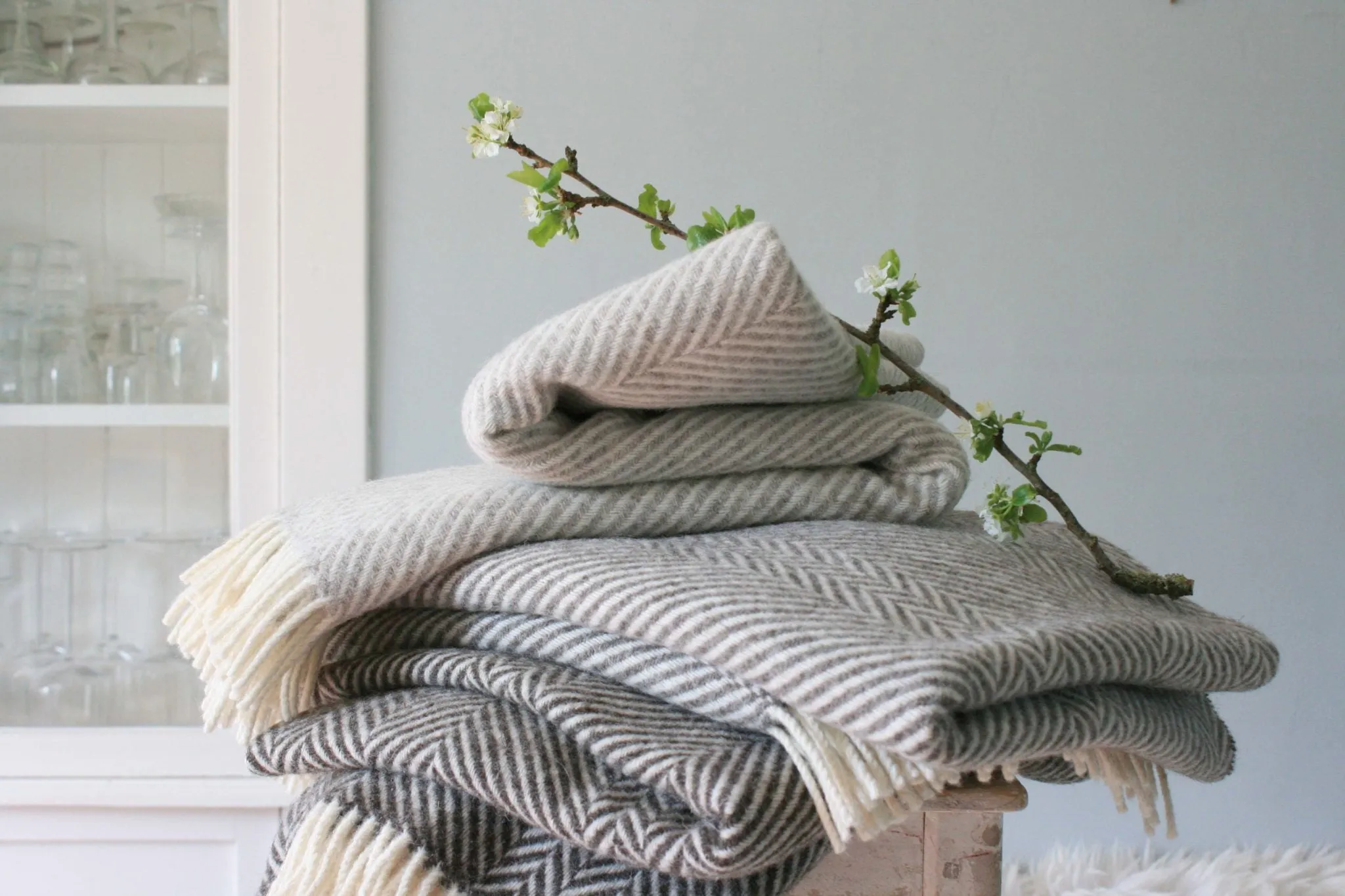 JACOBS WOOL THROW | KNEE RUG | SILVER